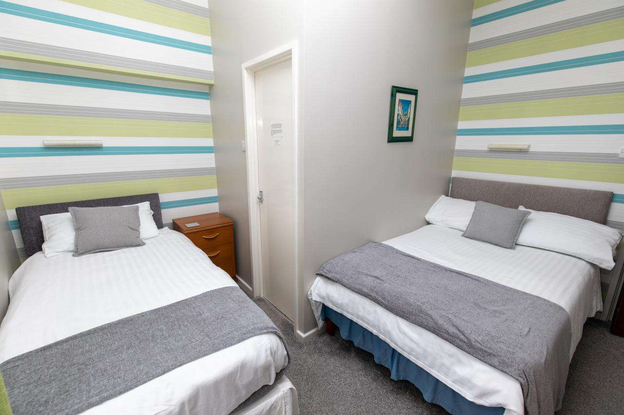 Twin room 5